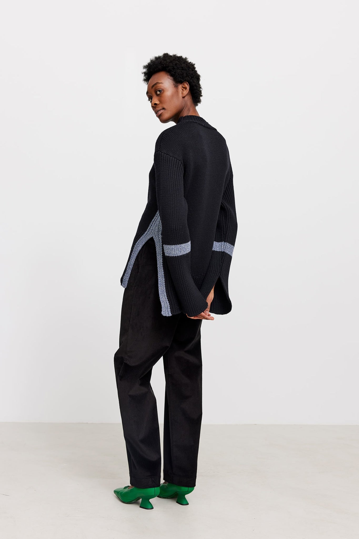 Save a Shirt Tata sweater - Black - M