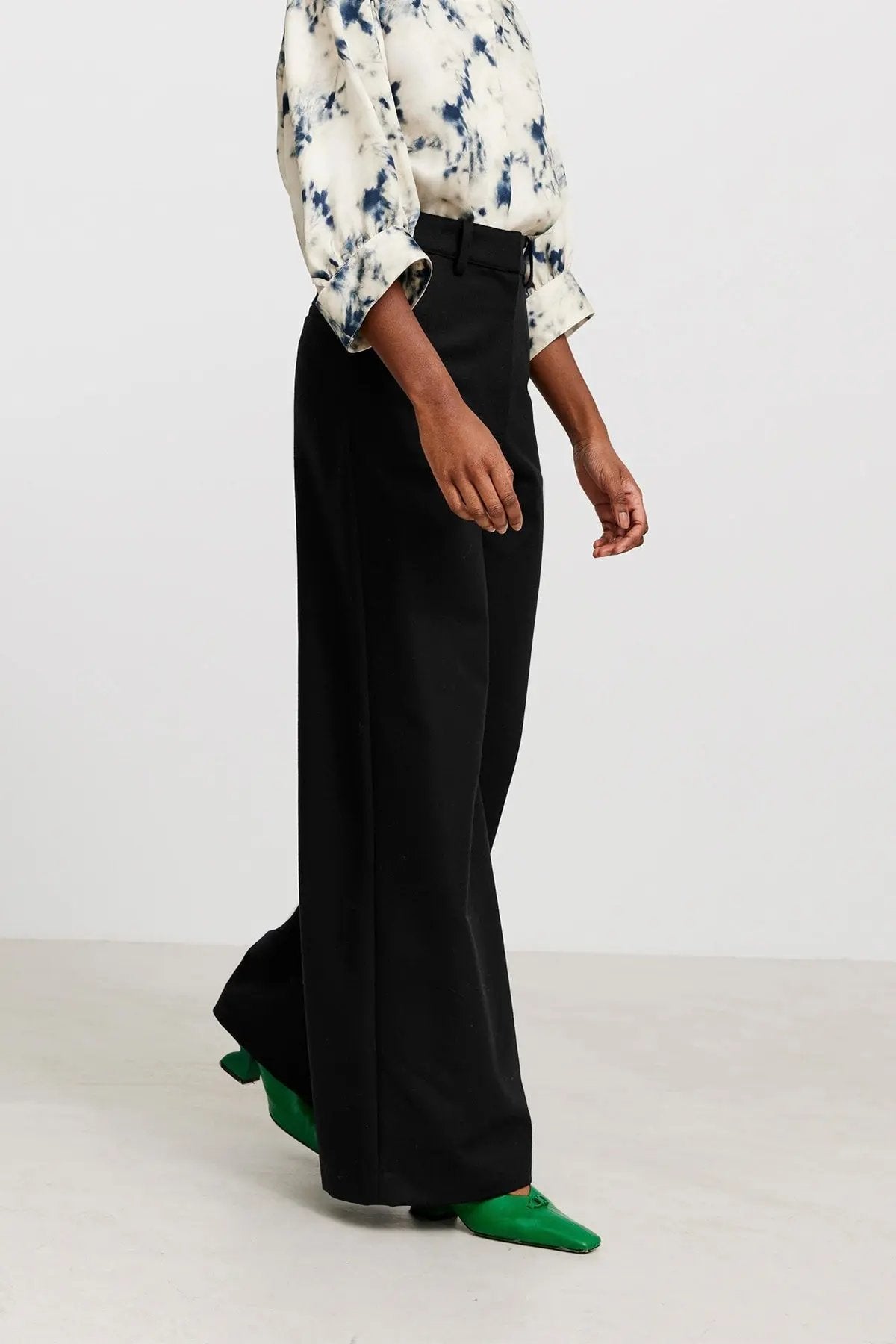 Knus - Black wool Britt Sisseck Design