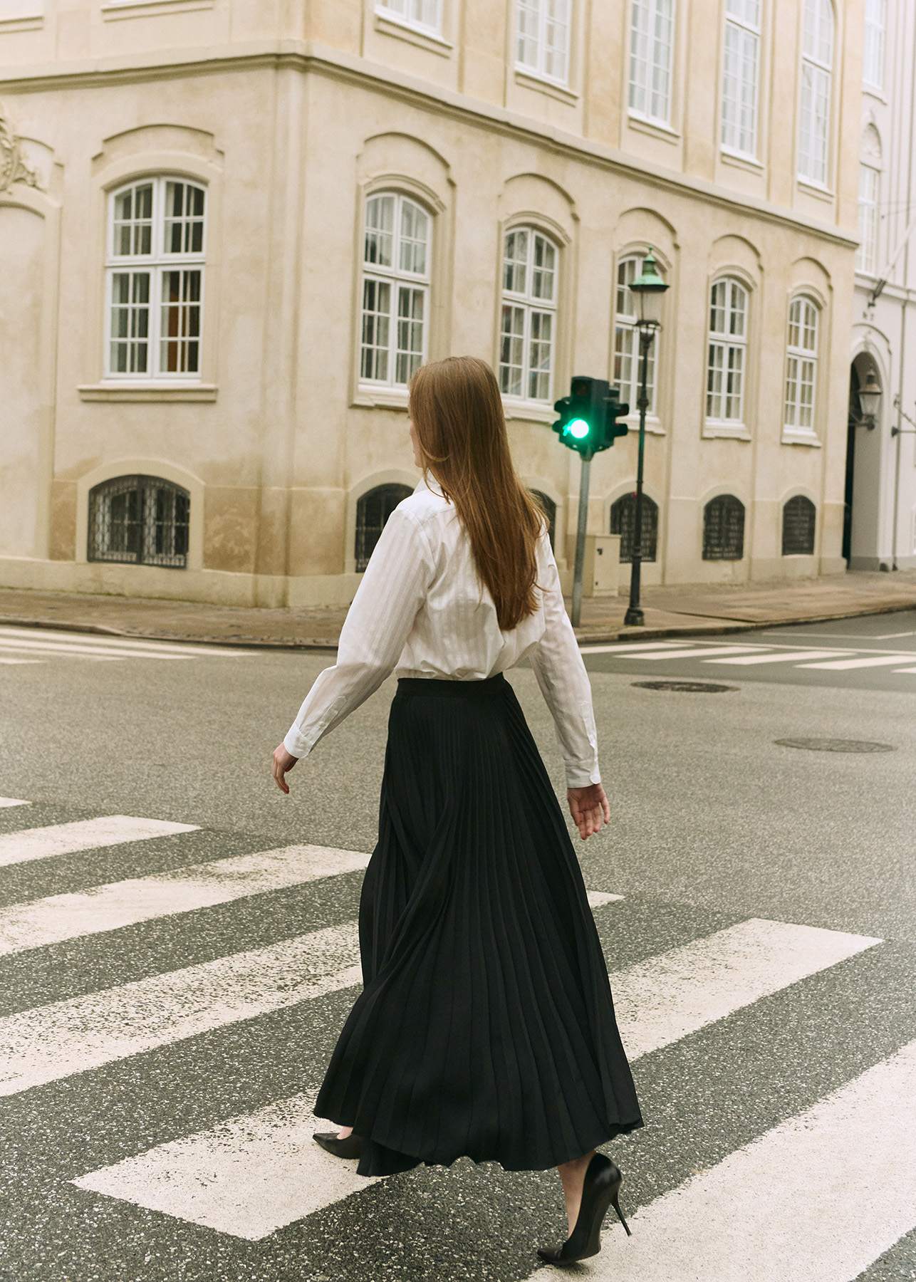 (preorder) Lucia - Jetblack