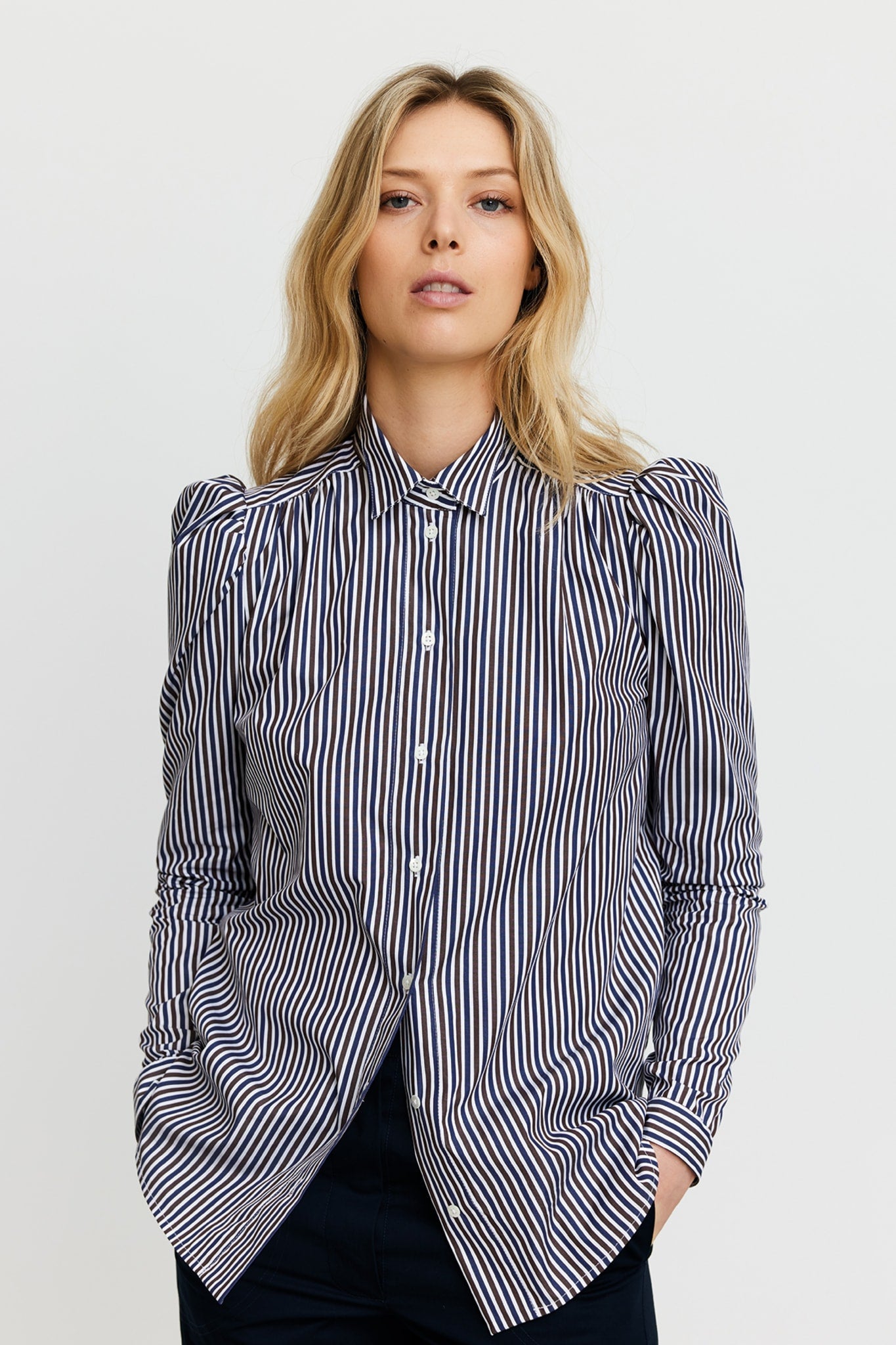 Save a Shirt Anna - Treehouse - 40