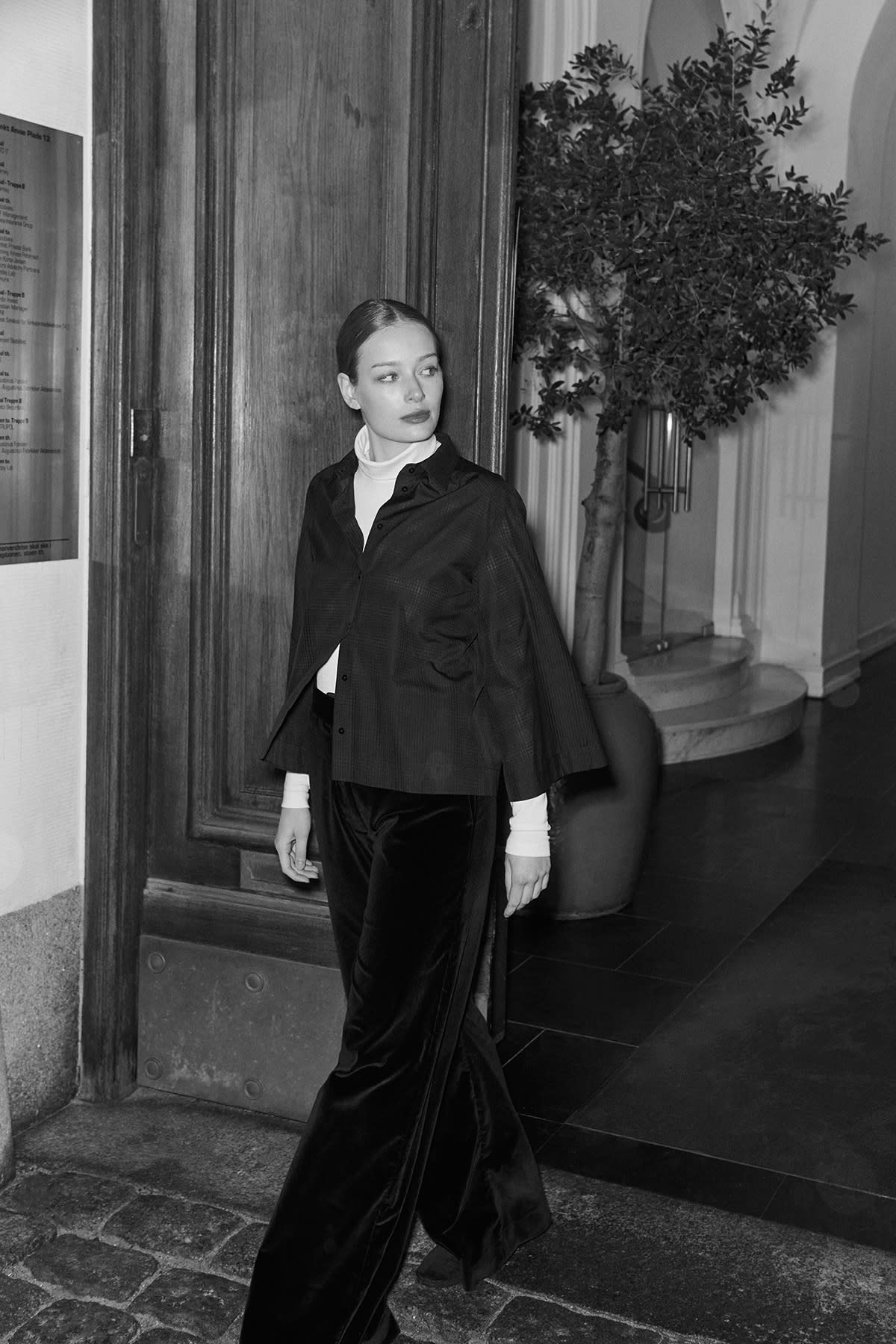 Kosta Wide Leg - Black Velvet