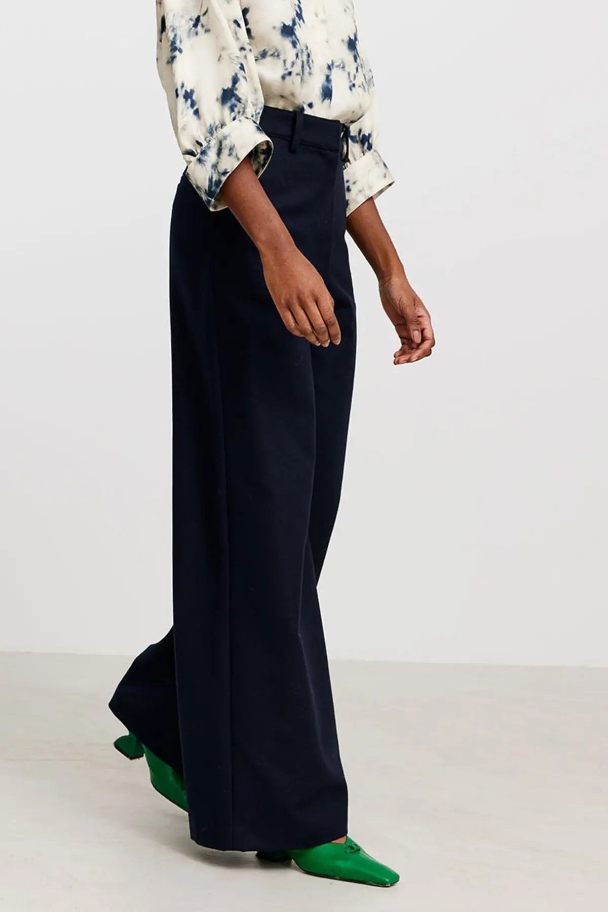 Knus - Navy wool Britt Sisseck Design