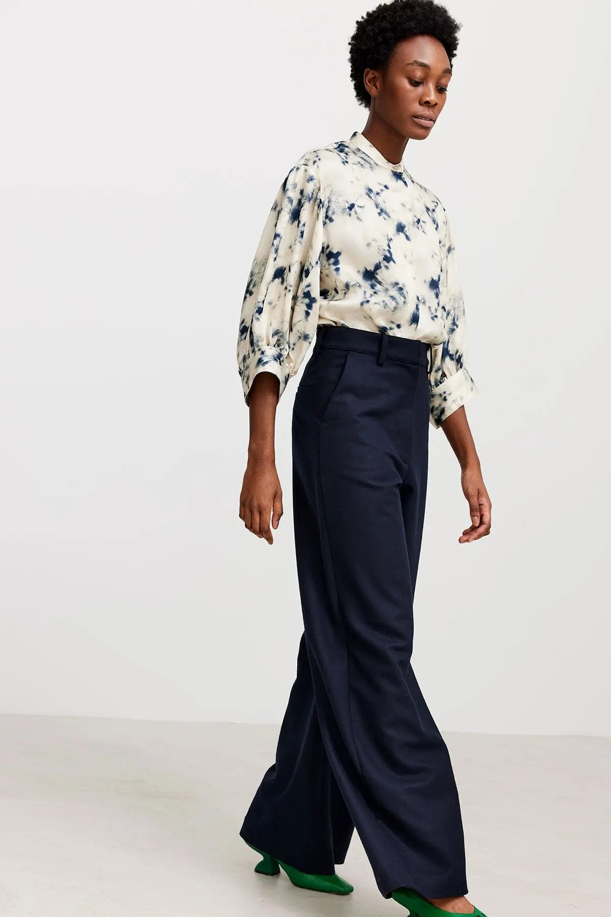 Knus - Navy wool Britt Sisseck Design