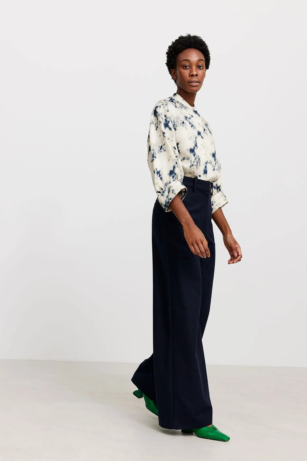 Knus - Navy wool Britt Sisseck Design